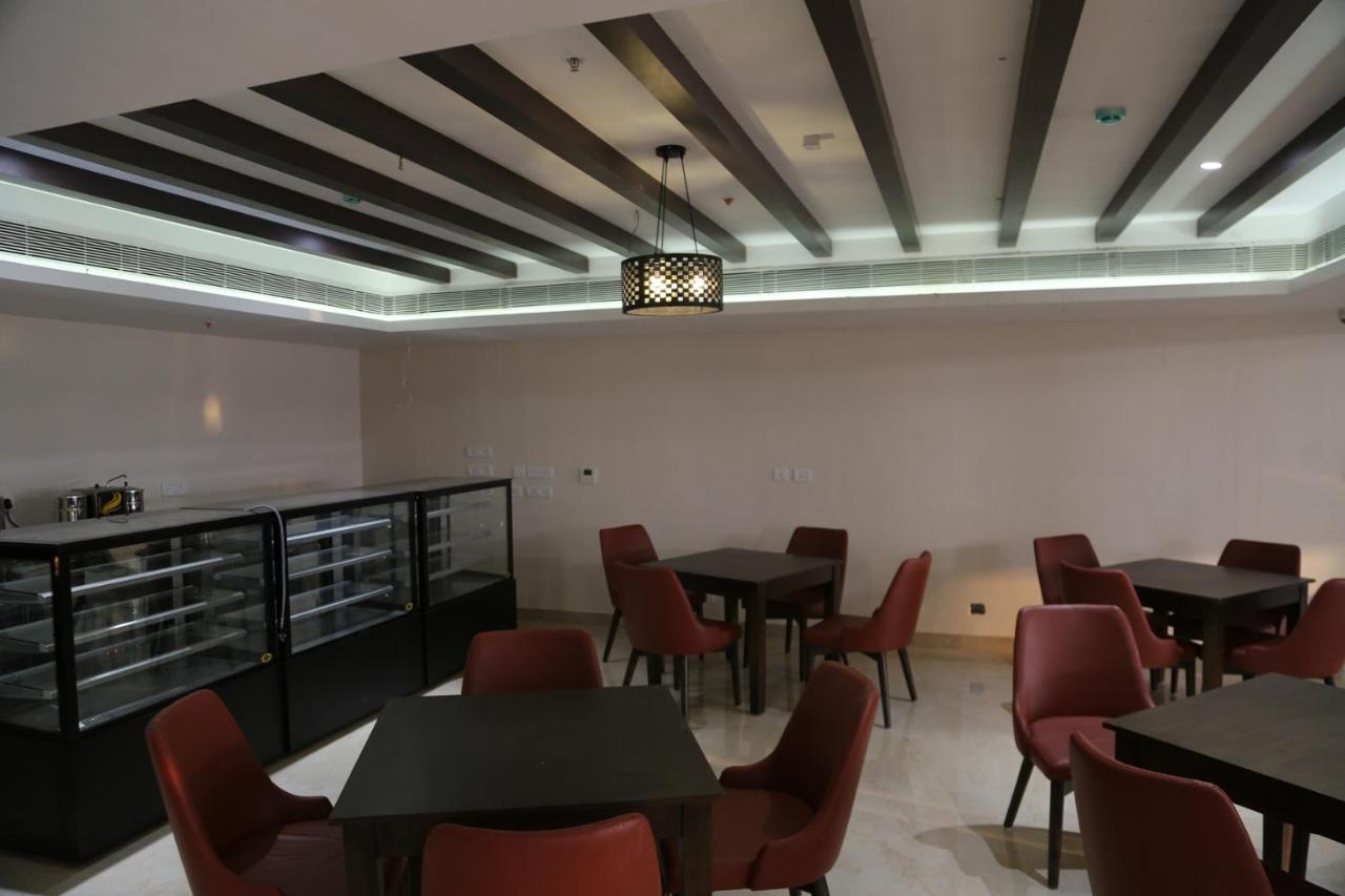 Hotel Skanda Palace Thiruttani 外观 照片